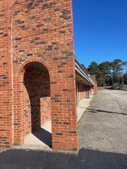 More Photos Of 2112 Hollywood Dr, Jackson Office For Sale