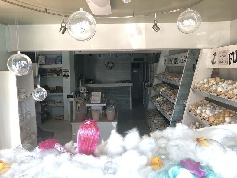 More Photos Of 9-19 Fillmore Dr, Sarasota Storefront Retail Office For Lease