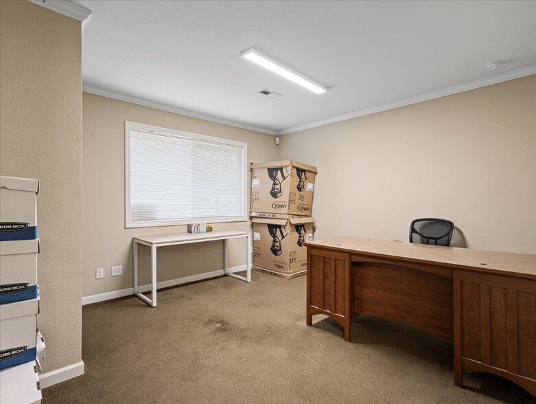 More Photos Of 1114 NE 112th Ave, Vancouver Warehouse For Sale