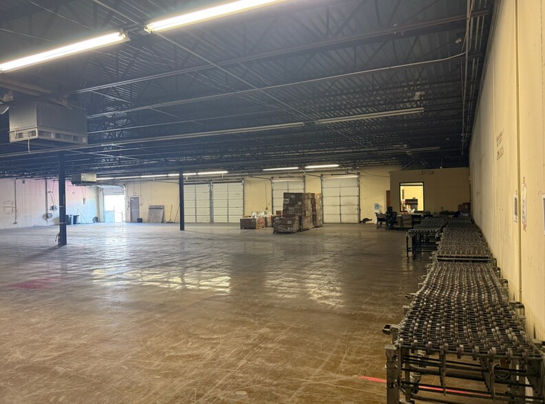 More Photos Of 2300 Race St, Fort Worth Warehouse For Lease