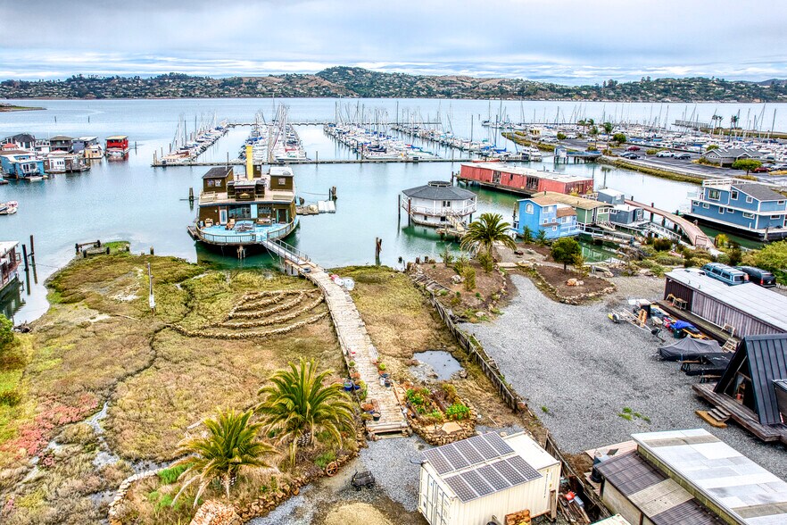More Photos Of 40 Varda Landing Rd, Sausalito Apartments For Sale