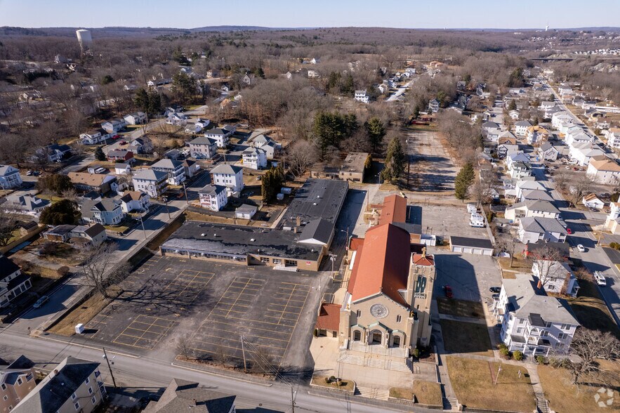 More Photos Of 33 Division St, Manville Schools For Lease