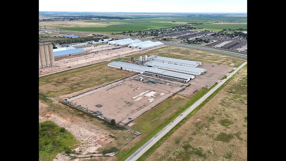 More Photos Of 2002 N Avenue N, Lubbock Manufacturing For Sale