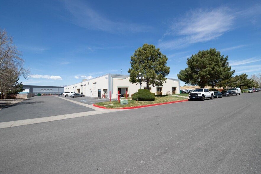 More Photos Of 5325 Louie Ln, Reno Warehouse For Lease