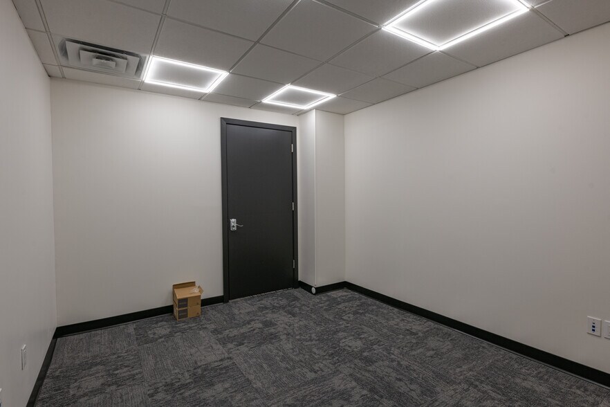 More Photos Of 501 Chestnut Ridge Rd, Spring Valley Office For Lease