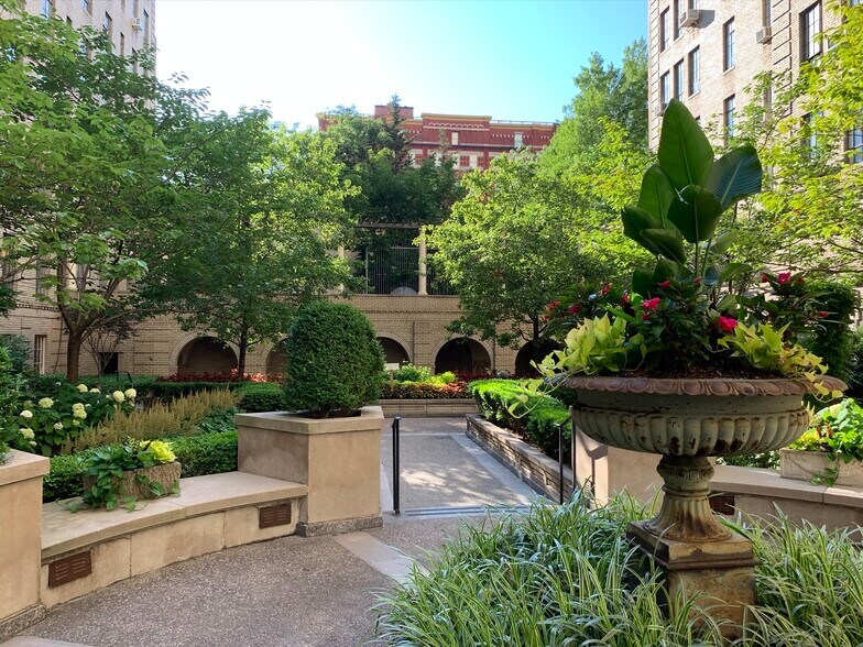 More Photos Of 353 W 56th St, New York Apartments For Sale
