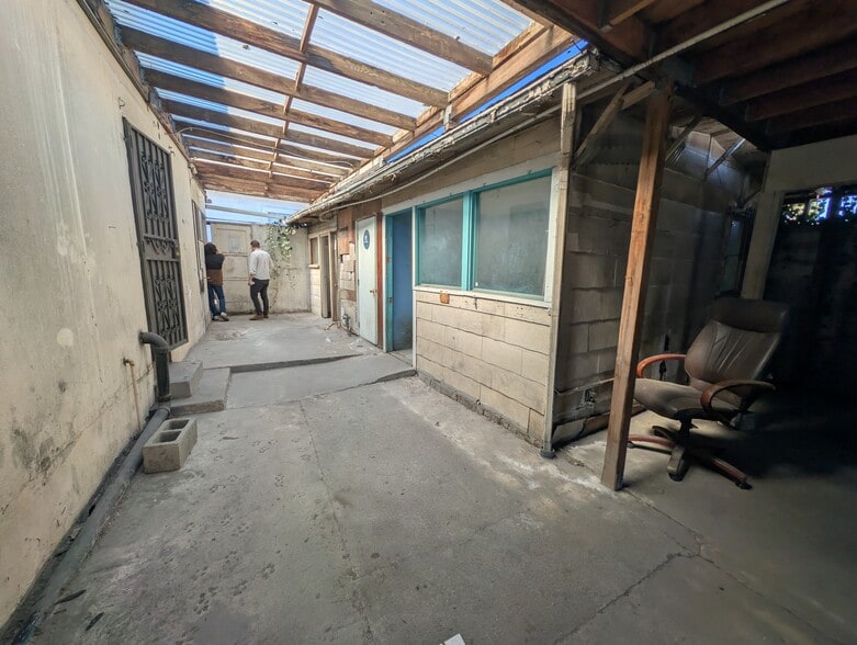 More Photos Of 6229 Outlook Ave, Los Angeles Industrial For Lease