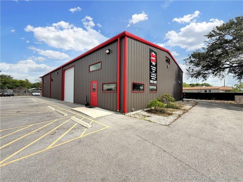 More Photos Of 428 Anchor St, Corpus Christi Industrial For Lease