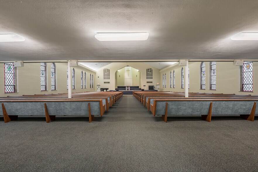 More Photos Of 327 S Smithville Rd, Dayton Religious Facility For Sale