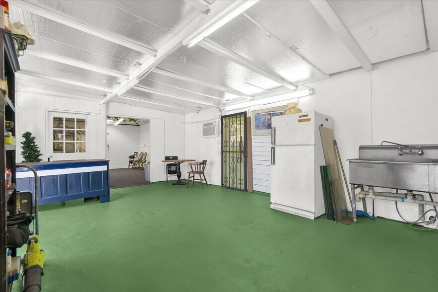 More Photos Of 312 E Main St, Dundee General Retail For Sale