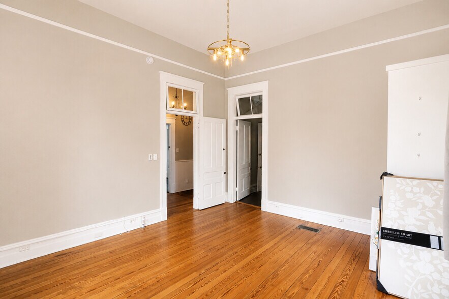 More Photos Of 700 W Garden St, Pensacola Freestanding For Lease