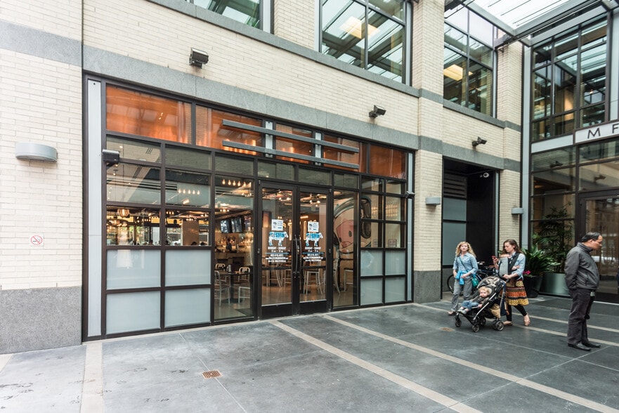 More Photos Of 1125 NW Couch St, Portland Office For Lease