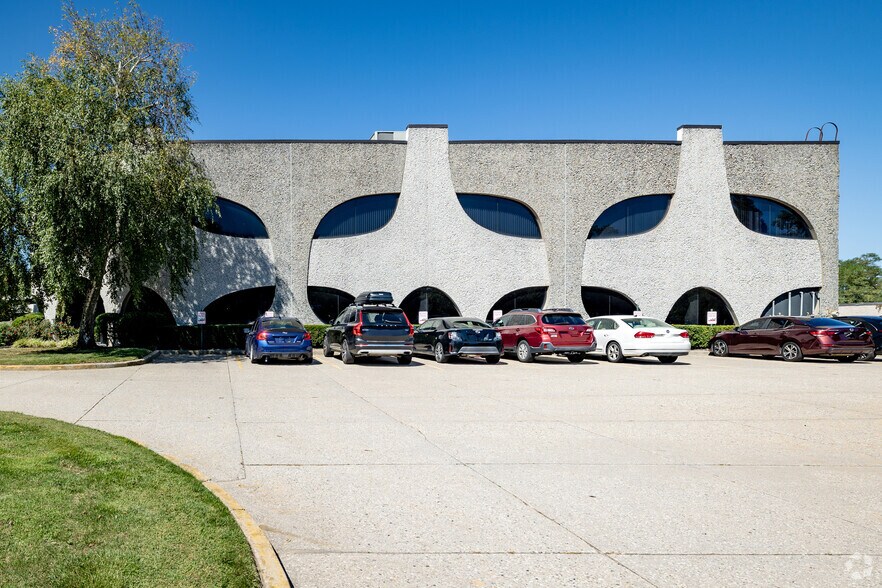 More Photos Of 80 Davids Dr, Hauppauge Warehouse For Sale