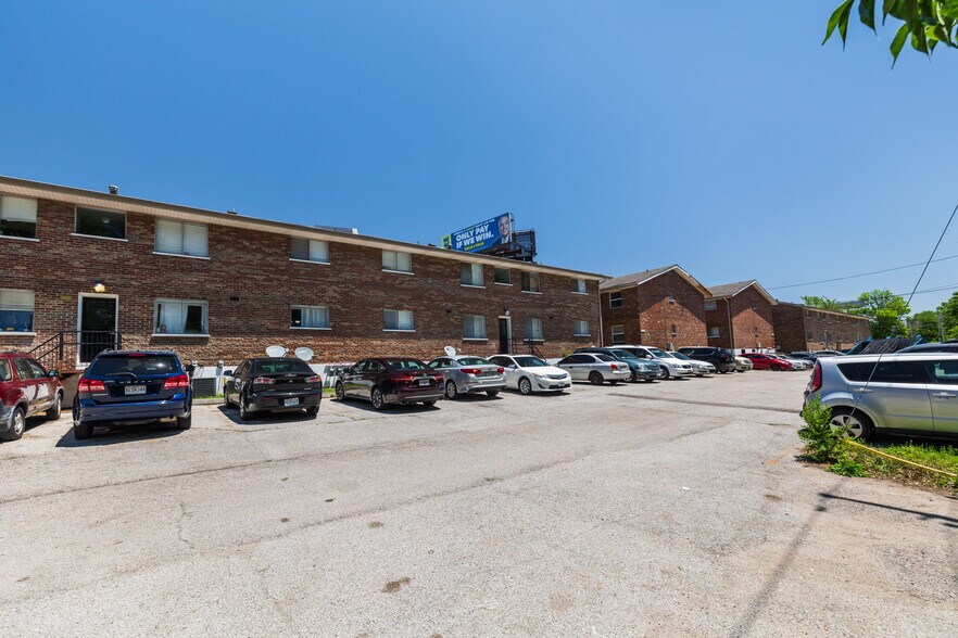 More Photos Of 9921 Sloane Sq, Saint Louis Apartments For Sale