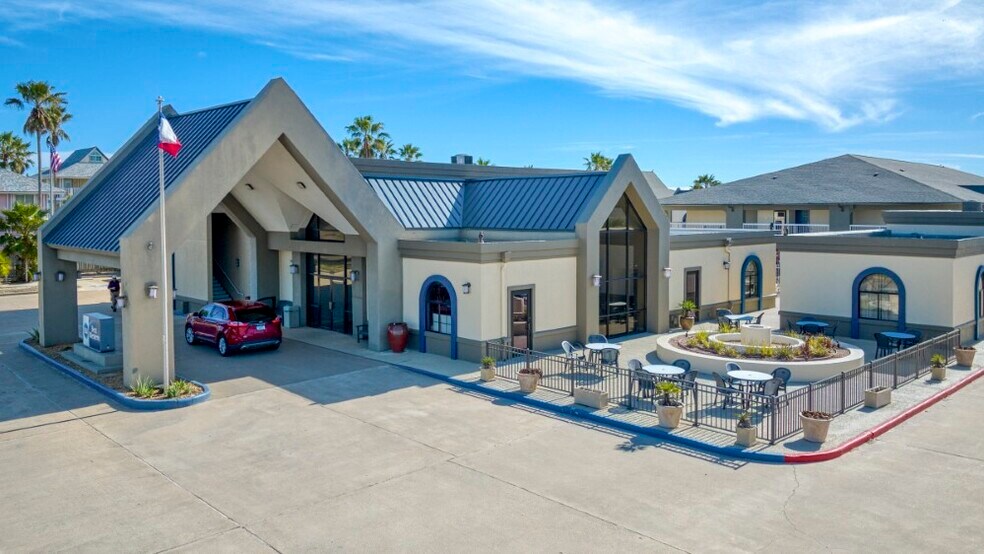 Primary Photo Of 400 E Avenue G, Port Aransas Hotel For Sale