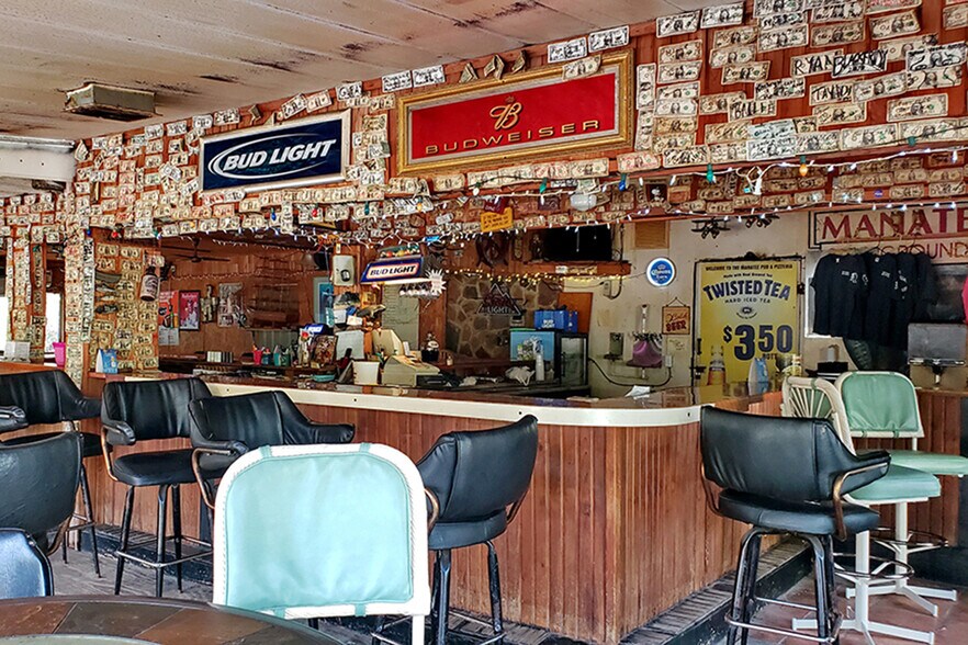 More Photos Of 10175 W Fishbowl Dr, Homosassa Bar For Sale