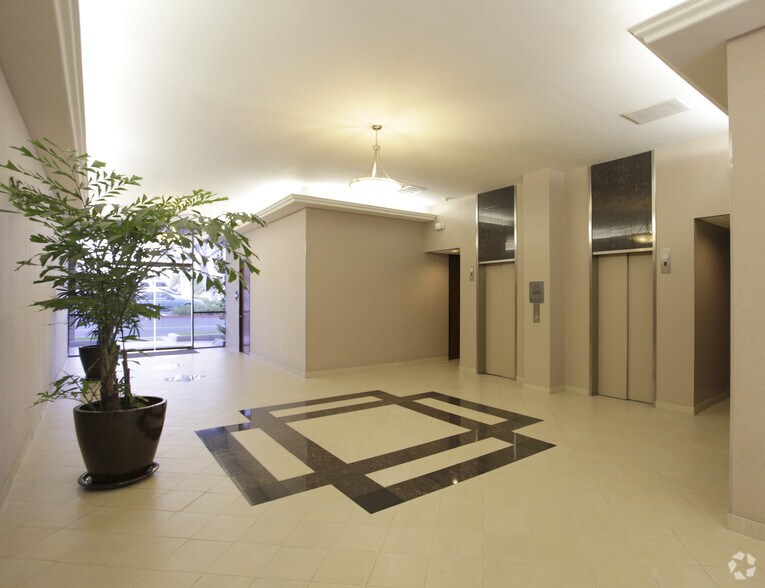 More Photos Of 500 E Olive Ave, Burbank Medical For Lease