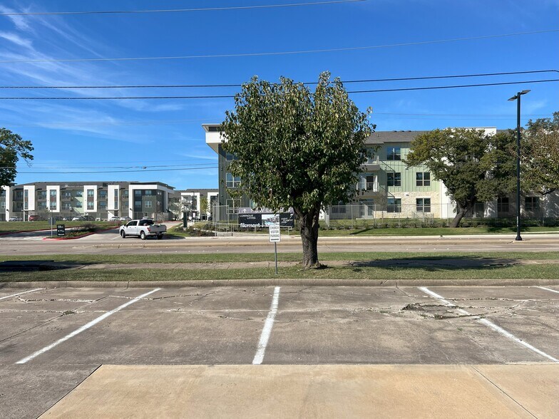 More Photos Of 4702 Saturn Rd, Garland Office For Lease