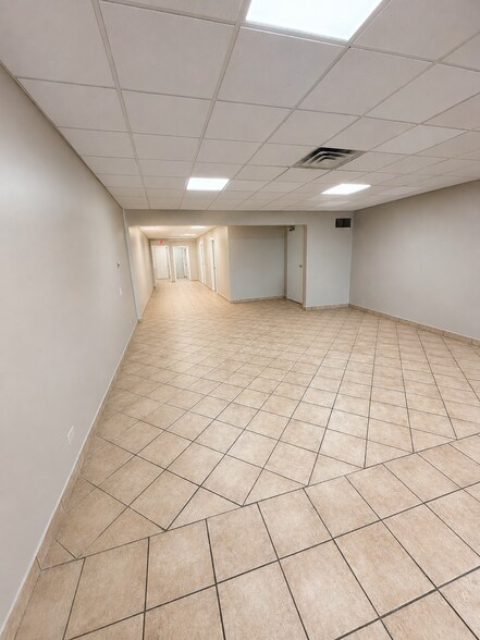 More Photos Of 16224 Prince Dr, South Holland Storefront For Sale