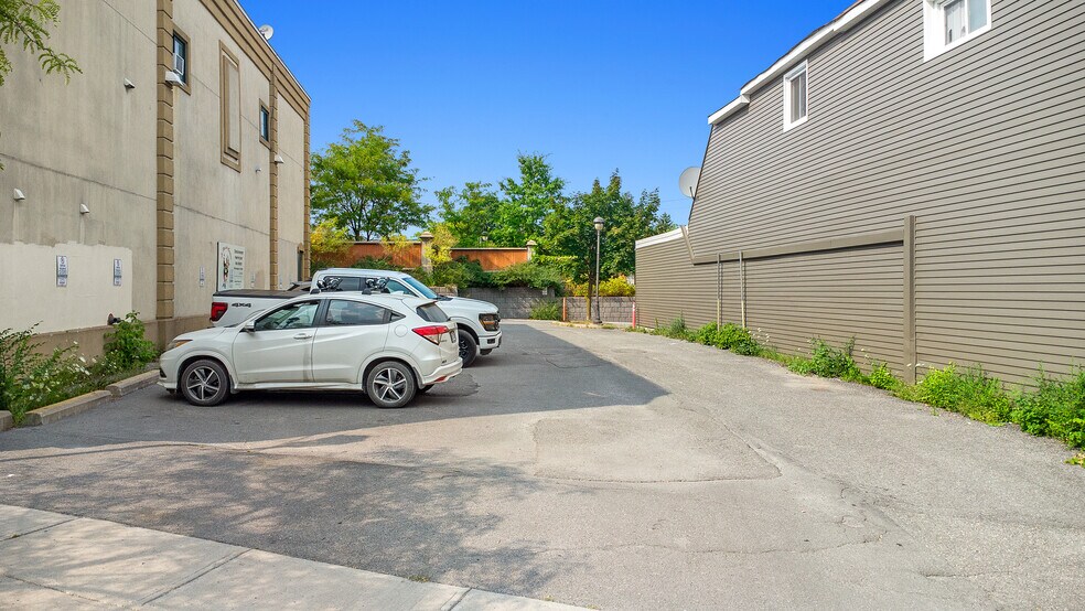 More Photos Of 242-248 Rue Montcalm, Gatineau Storefront Retail Residential For Sale