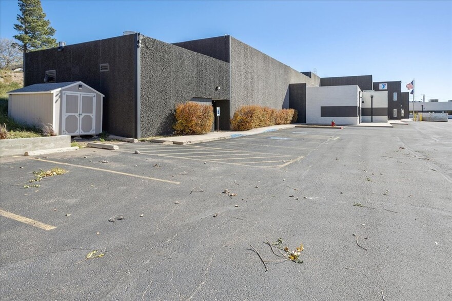More Photos Of 1426 E Lincolnway, Cheyenne Sports And Entertainment For Sale