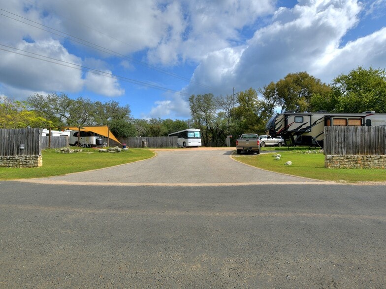 More Photos Of 1703 Lancer Ln, Austin Trailer Camper Park For Sale