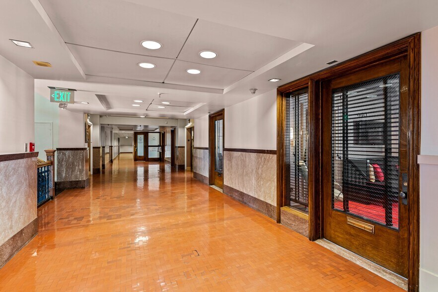 More Photos Of 730 17th St, Denver Office For Sale