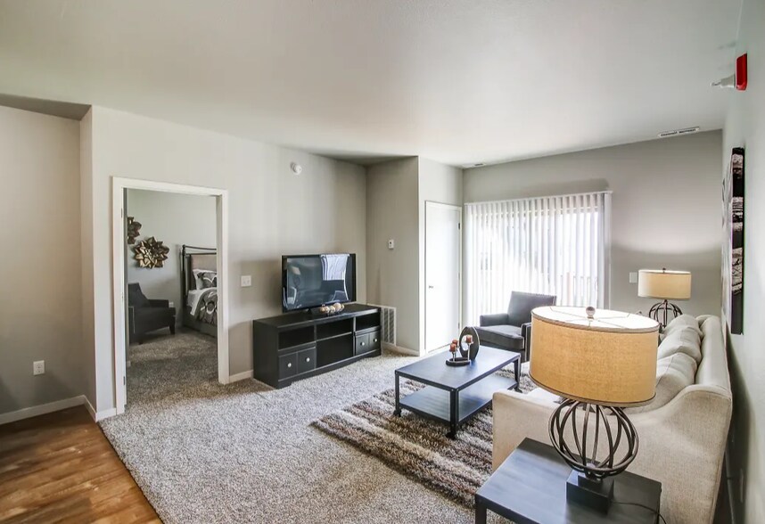 More Photos Of 1220-1250 27th Ave NW, Minot Apartments For Sale