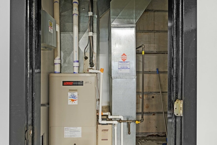 More Photos Of 1111 Dixie Hwy, Beecher Storefront For Sale