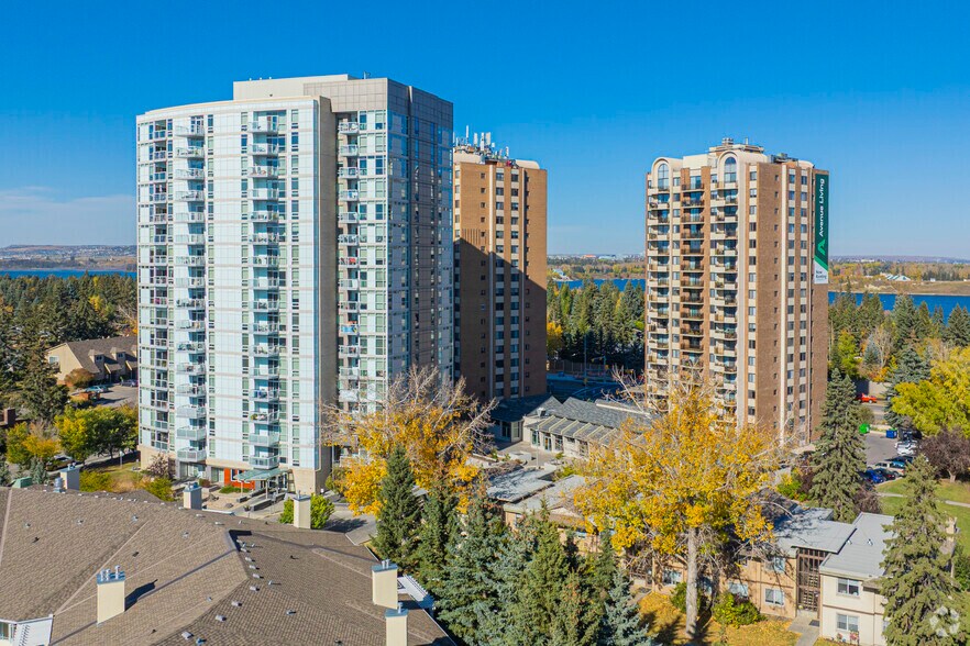 More Photos Of 2105 90 Av SW, Calgary Apartments For Lease