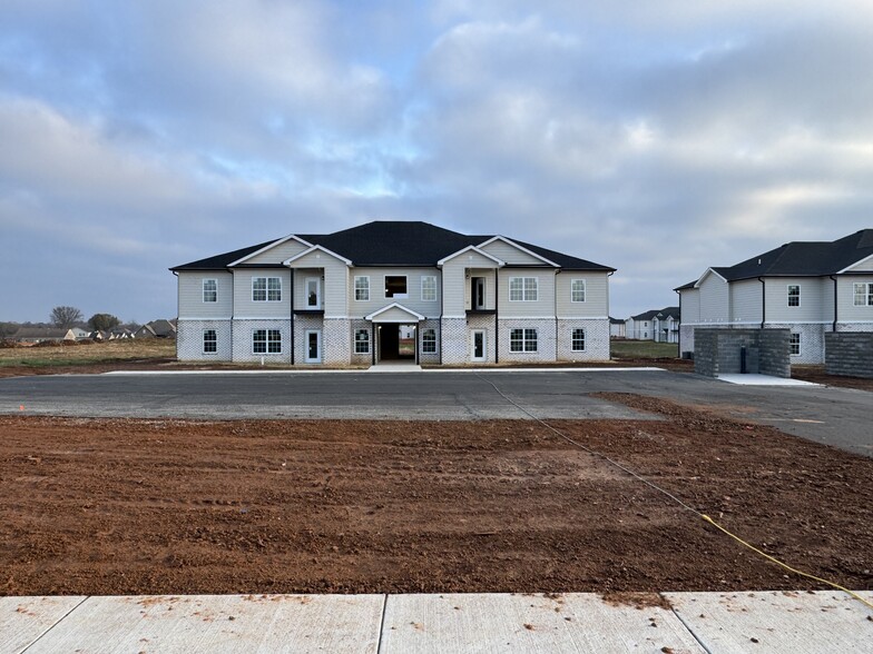 Primary Photo Of 808 Brush Creek St, Bowling Green Apartments For Sale