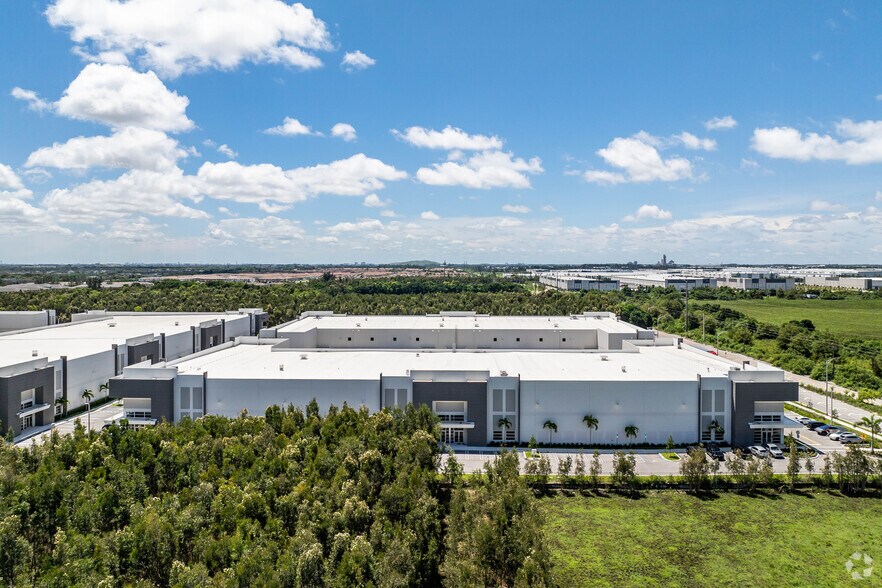 More Photos Of 9675 NW 174th St, Hialeah Industrial For Lease