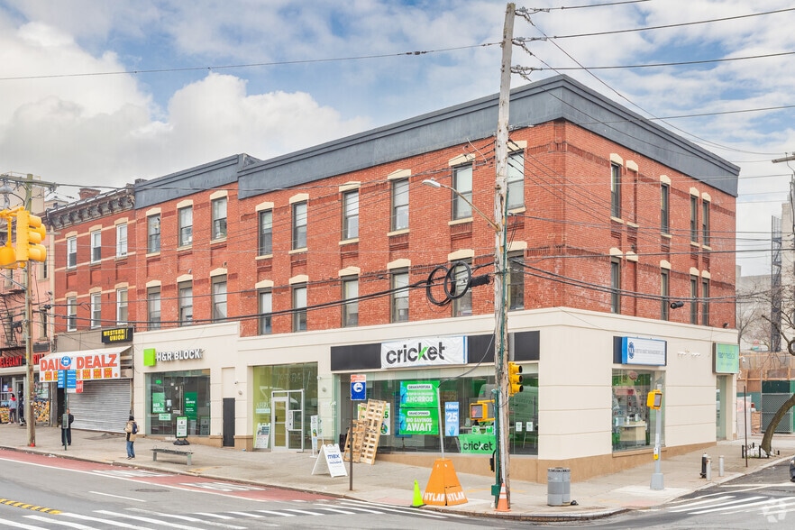 Primary Photo Of 25 Victory Blvd, Staten Island Office For Lease