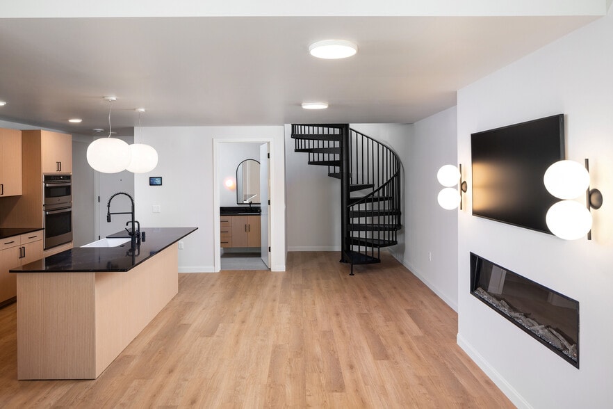 More Photos Of 849 E Washington Ave, Madison Apartments For Lease