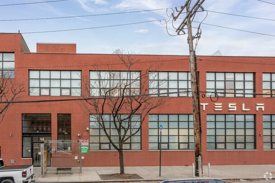 More Photos Of 160 Van Brunt St, Brooklyn Office For Lease