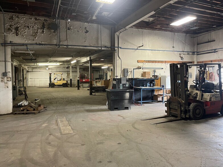 More Photos Of 720 Pacific Ave, Oxnard Warehouse For Sale