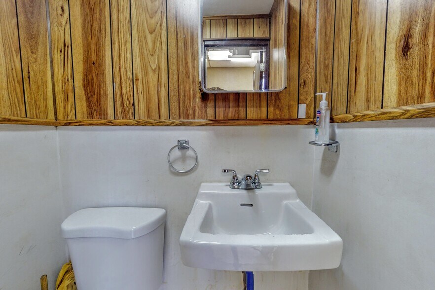 More Photos Of 9034 Tonnelle Ave, North Bergen Industrial For Sale