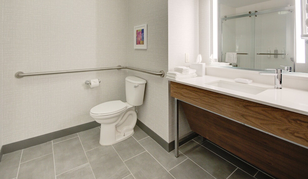 More Photos Of 4617 7th St, Bay City Hotel For Sale