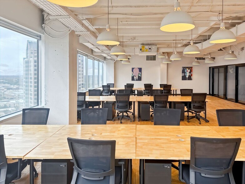 More Photos Of 128 S Tryon St, Charlotte Coworking Space