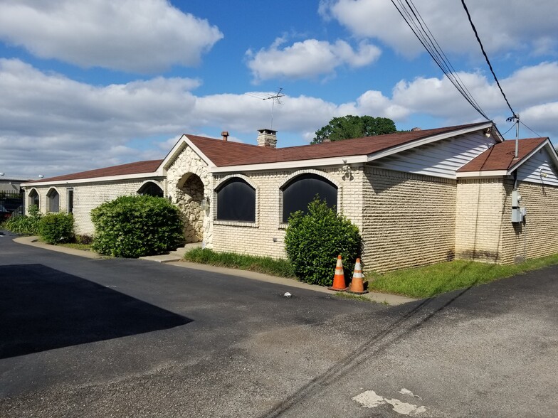 More Photos Of 11448 Reeder Rd, Dallas Light Distribution For Sale