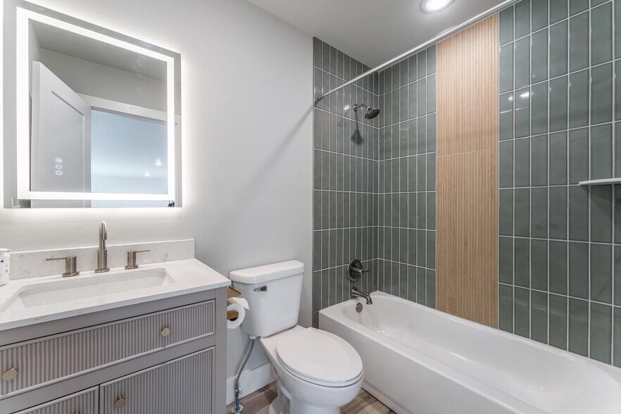 More Photos Of 13870 HWY 279, Gravette Flex For Sale