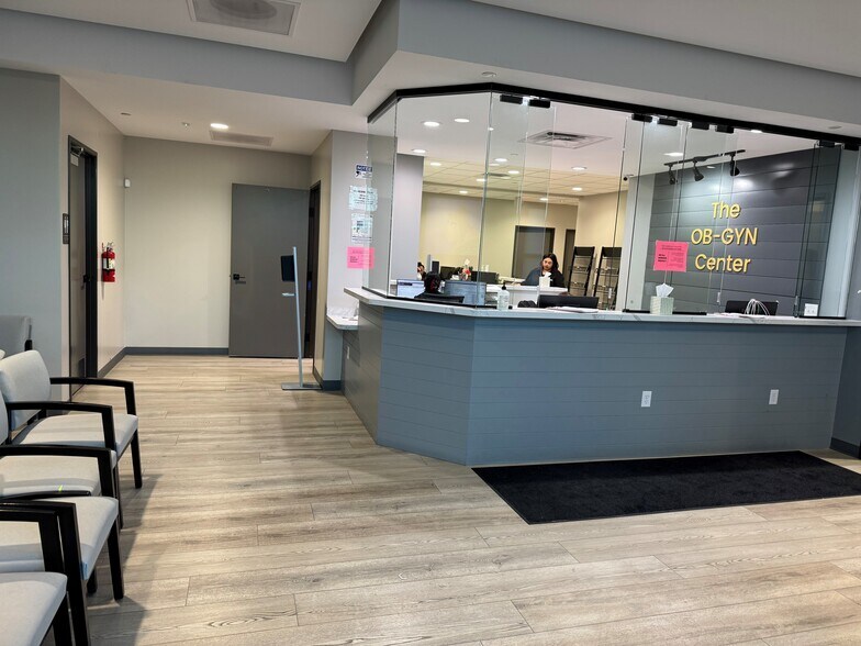 More Photos Of 9970 W Cheyenne Ave, Las Vegas Office For Sale