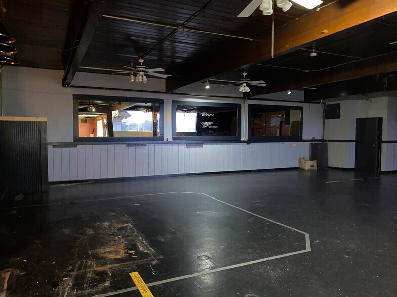 More Photos Of 614 Broad St st, Beloit General Retail For Lease