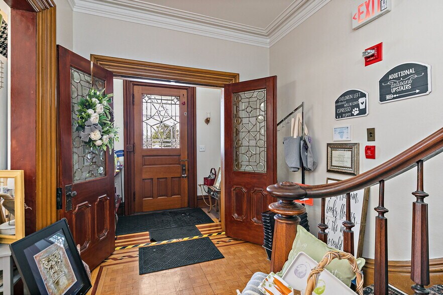More Photos Of 303 N Main St, Elburn General Retail For Sale