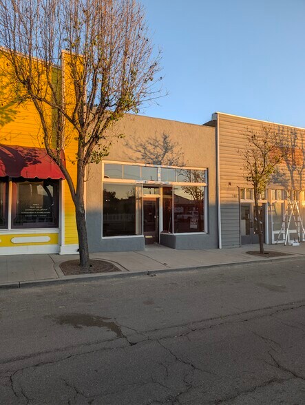 More Photos Of 738 Main St, Ramona Storefront For Lease