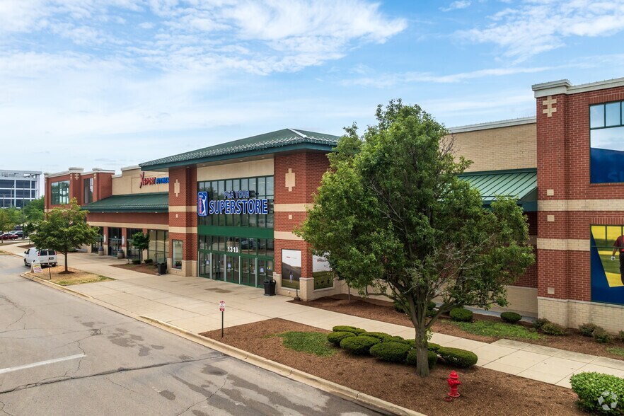 More Photos Of 1319-1321 E Golf Rd, Schaumburg Freestanding For Lease