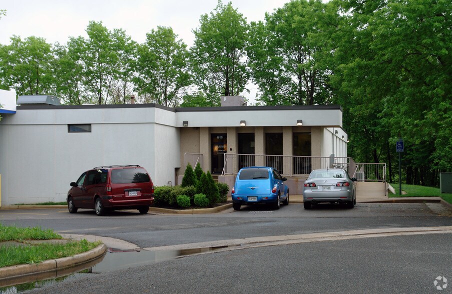 More Photos Of 7900 Hill Park Ct, Lorton Service For Lease