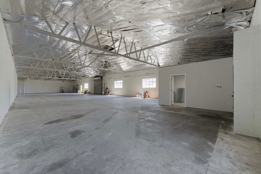 More Photos Of 15626 S Main St, Gardena Warehouse For Sale