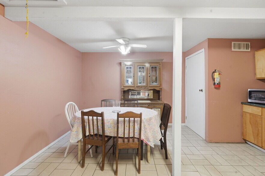 More Photos Of 1030 Camphor Ln, Deland General Retail For Sale