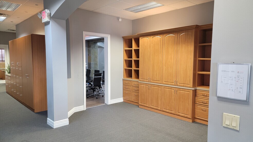 More Photos Of 2575 Montessouri St, Las Vegas Loft Creative Space For Lease